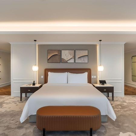 Kempinski The Boulevard Дубай Екстериор снимка A bedroom at the hotel