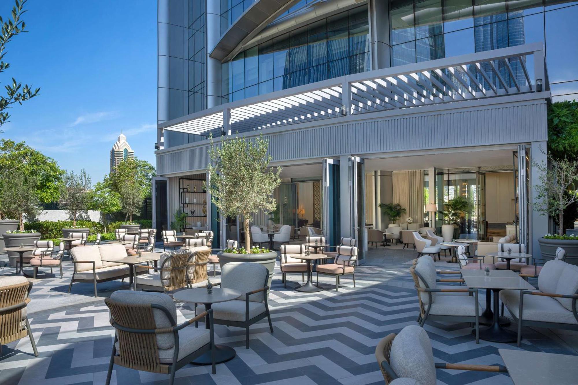 Kempinski The Boulevard Дубай Екстериор снимка The Terrace at The Dorchester