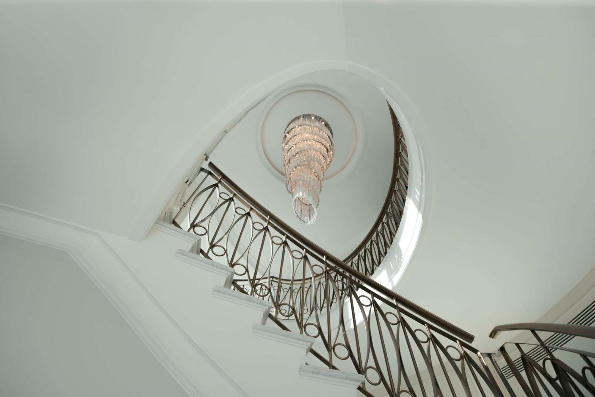Kempinski The Boulevard Дубай Екстериор снимка Staircase